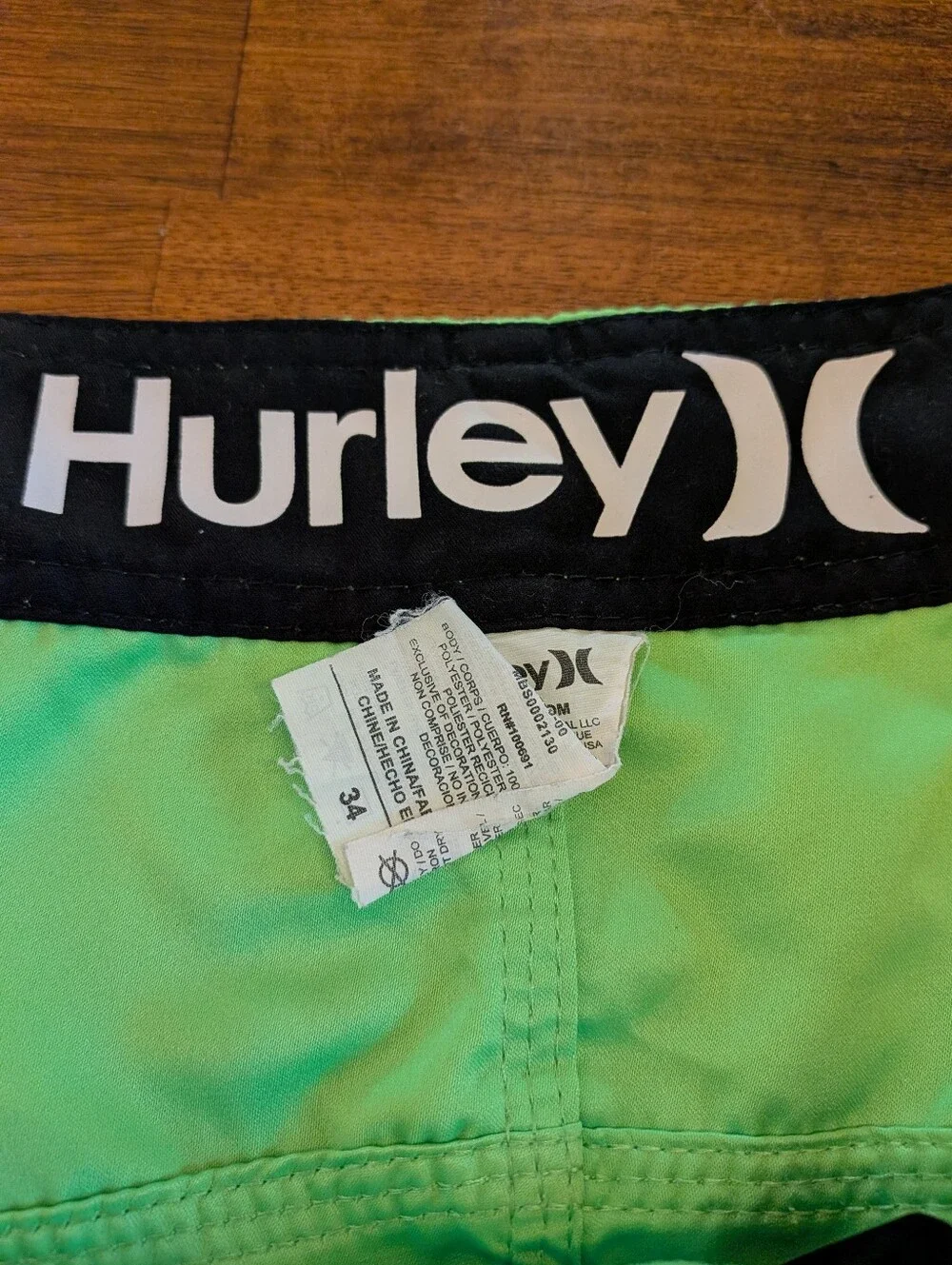 Hurley Neon Green Men’s Boardshorts with Black Accents Unlined Size 34